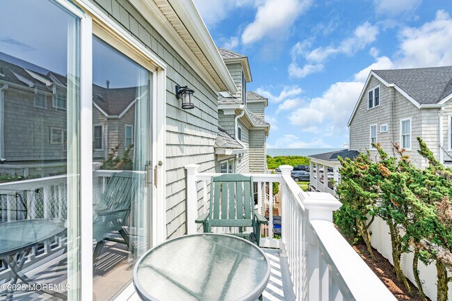 Building Photo - 1612 Ocean Ave N