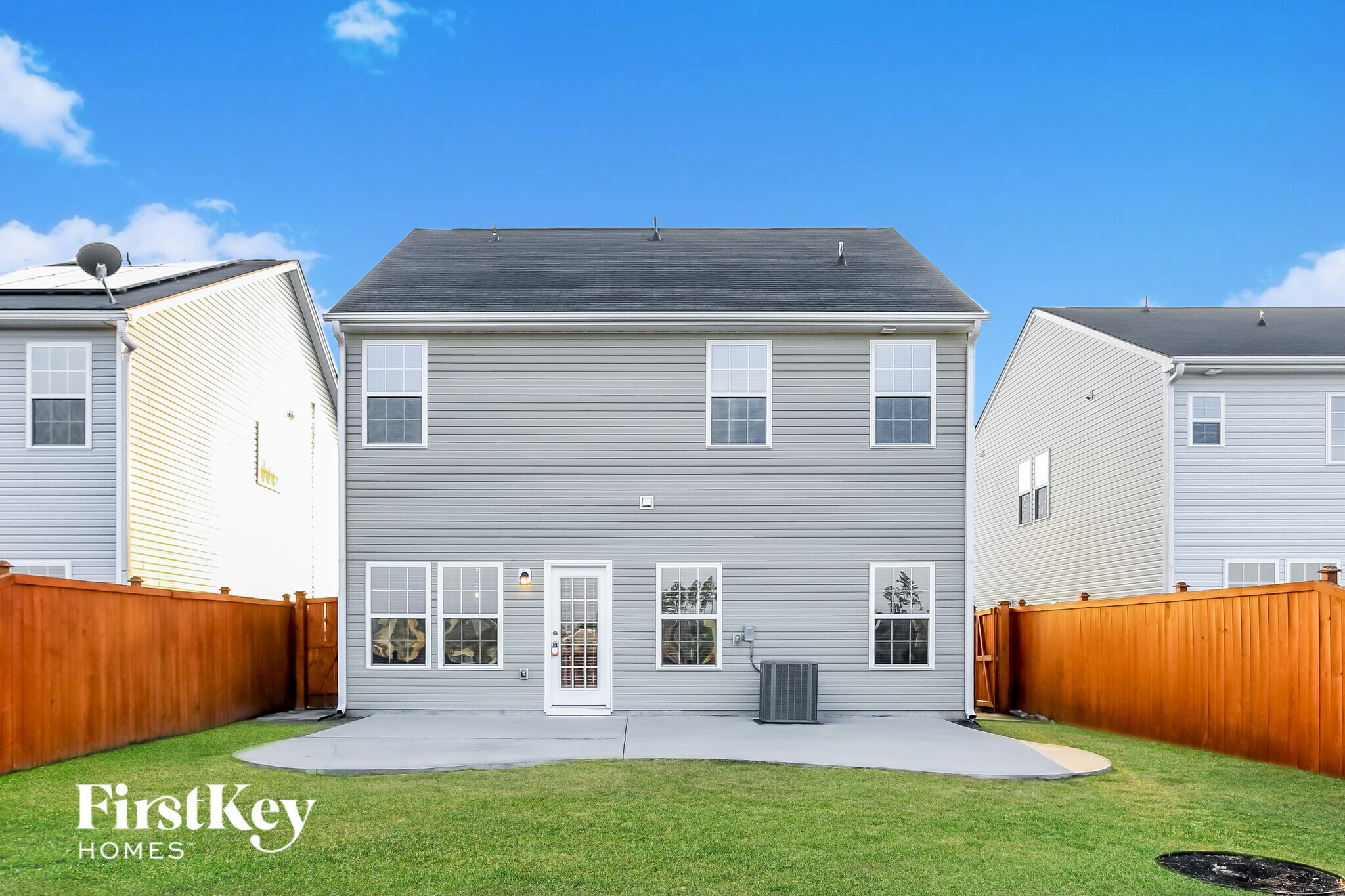 Building Photo - 820 Redbud Ln