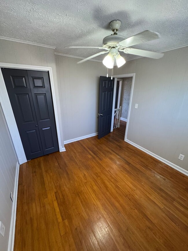 Building Photo - Super Fresh 3BR Townhome on Searles Rd for...