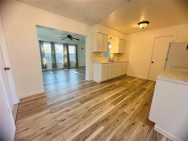Building Photo - 809 Florida Pkwy