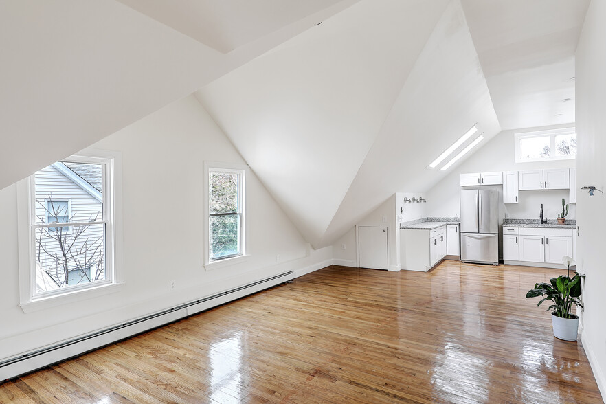 Building Photo - 139 Wentworth Ave