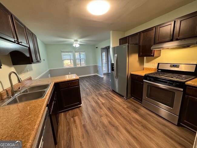 Building Photo - 5883 Brookside Dr SE