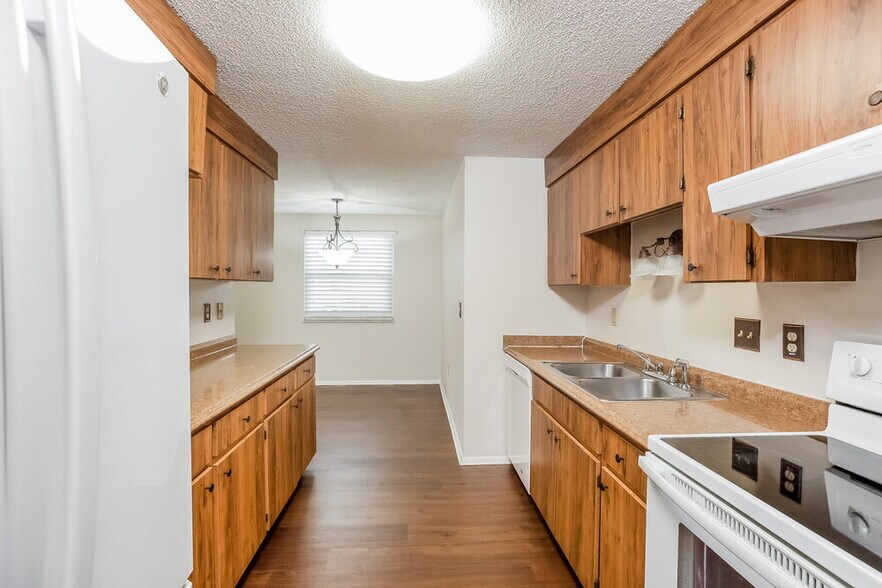 Building Photo - 6205 37th Ave W