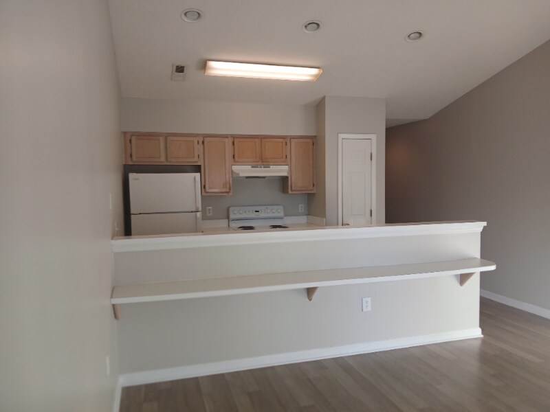 Building Photo - 448 Red River Ct