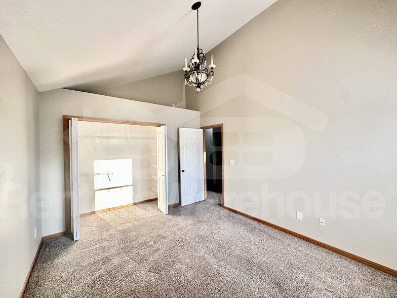 Building Photo - 1166 SE Village View Ln