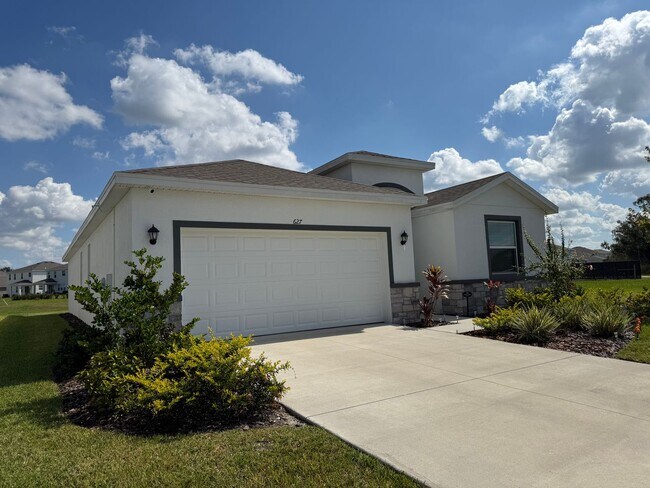 Building Photo - 4 Bedrooms, 2.5 Baths Coming Soon!