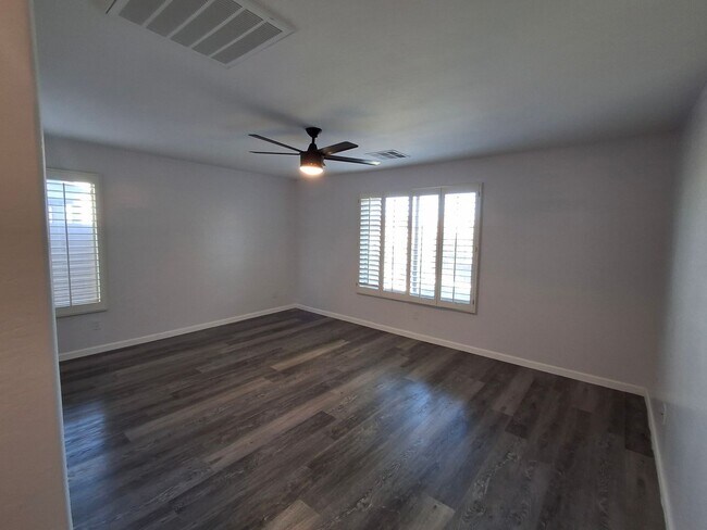 Building Photo - 29109 N Yellow Bee Dr