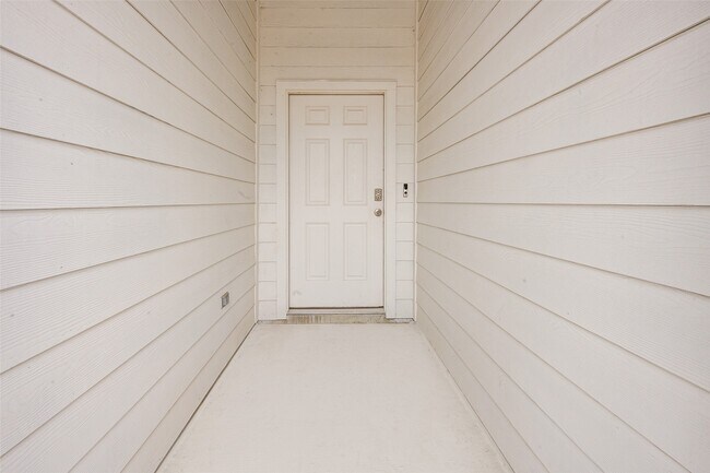 Building Photo - 13989 Leigh Lake Ln