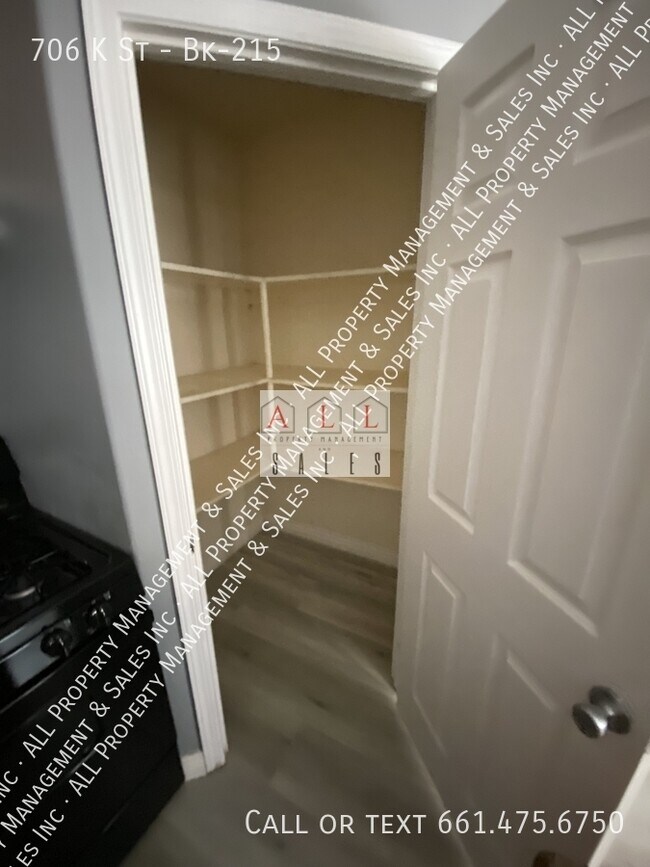 Building Photo - 706 K St