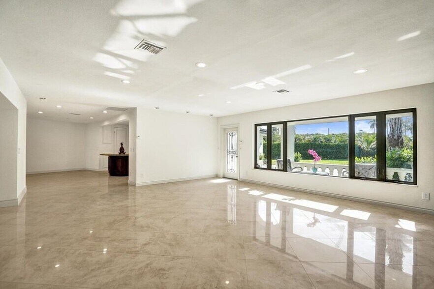 Building Photo - 2425 Fryer Point