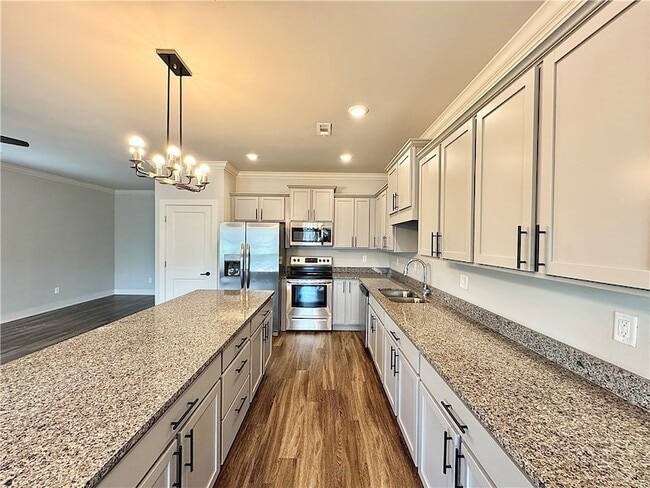 Building Photo - 821 NE Hts Ln