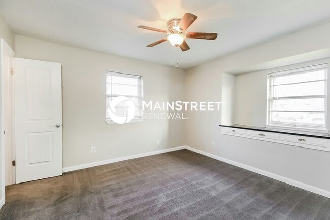 Building Photo - 3 Bedroom Pet-Friendly Home in Oklahoma City, OK with Main Street Renewal
