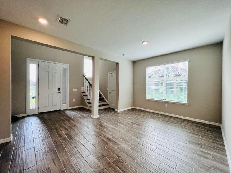 Building Photo - 3902 Rose Mallow Dr