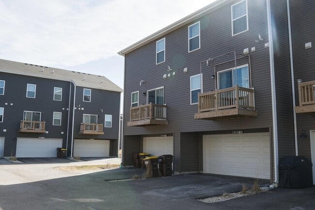 Building Photo - 6561 Sassafras Wy