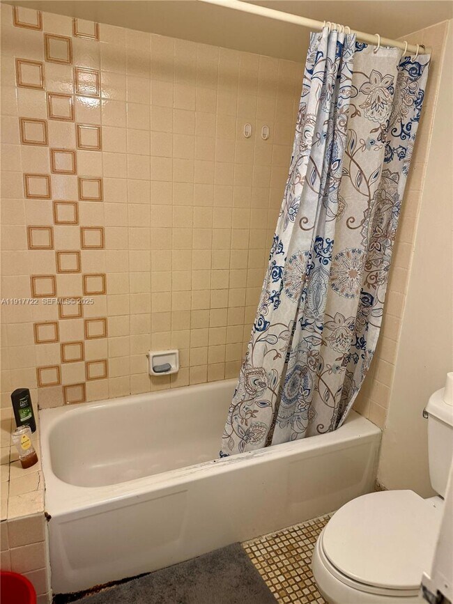 Building Photo - 2401 Collins Ave