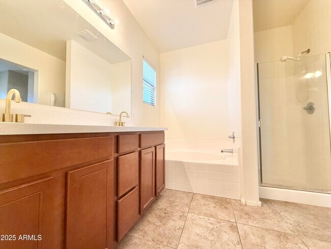 Building Photo - 4138 E Thunderheart Trail