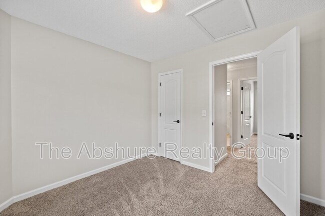 Building Photo - 5216 Carriage Pine Dr