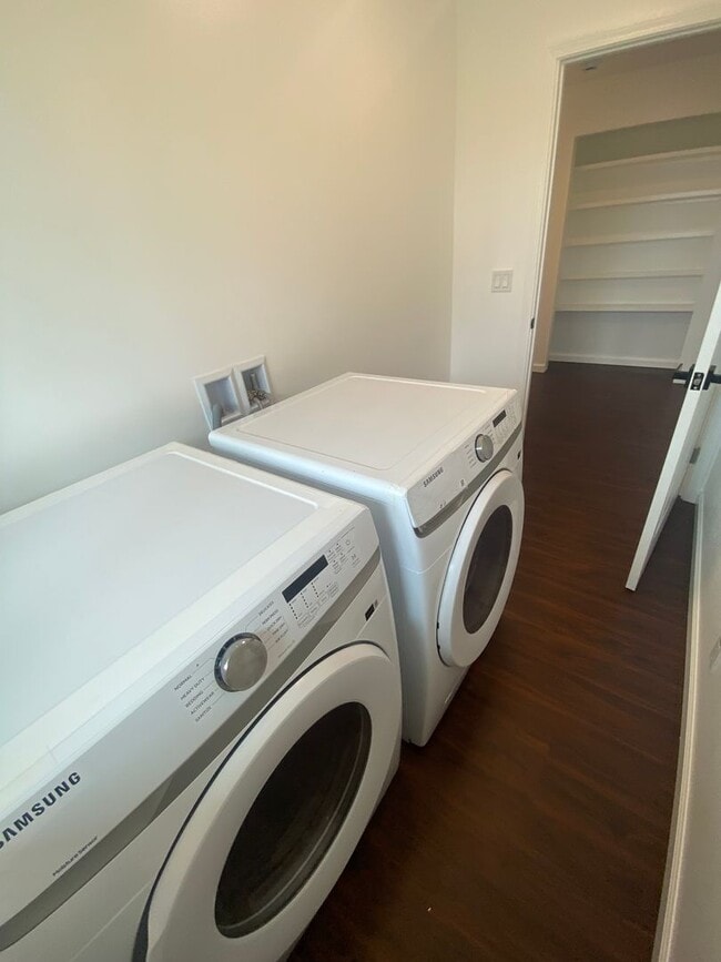 Building Photo - 3BR/2BA Two-Story Home in Ainaloa – Fenced & Gated