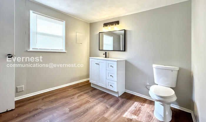 Building Photo - 9515 E 18 St S