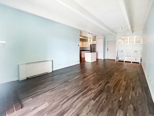 Building Photo - $0 DEPOSIT OPTION. SPACIOUS 12TH-FLOOR 1-B...
