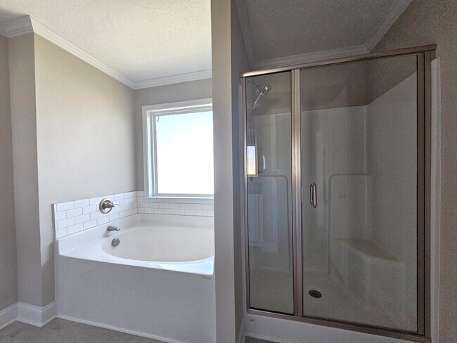 Building Photo - 710 Navan Ln