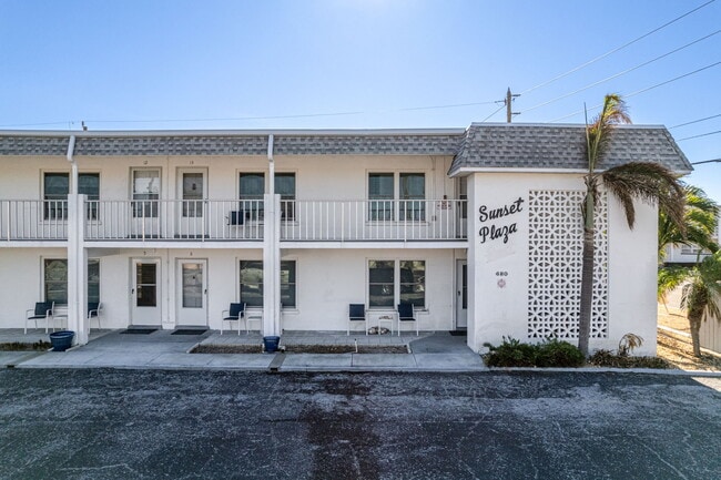 Building Photo - 680 71st Ave N