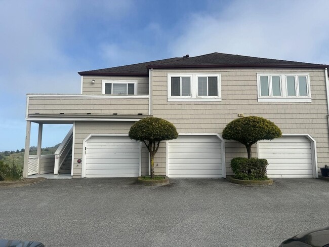 Primary Photo - 671 Pointe Pacific Dr