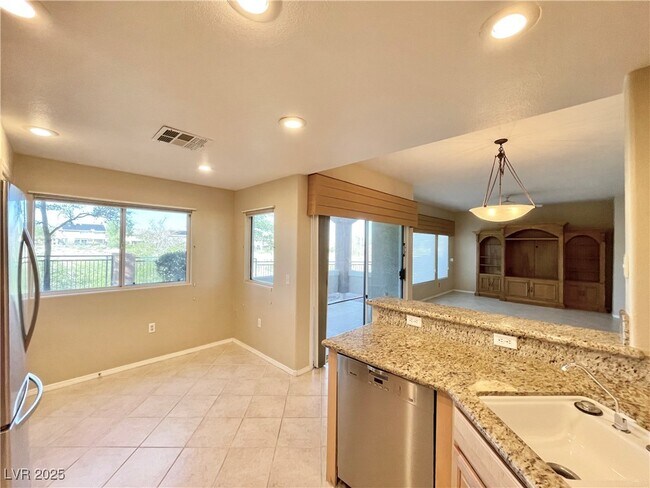 Building Photo - 10820 Amber Ridge Dr