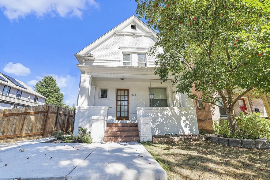 Primary Photo - Stylish Governors' Park 1 bed/1 bath apartment near Cherry Creek Trail