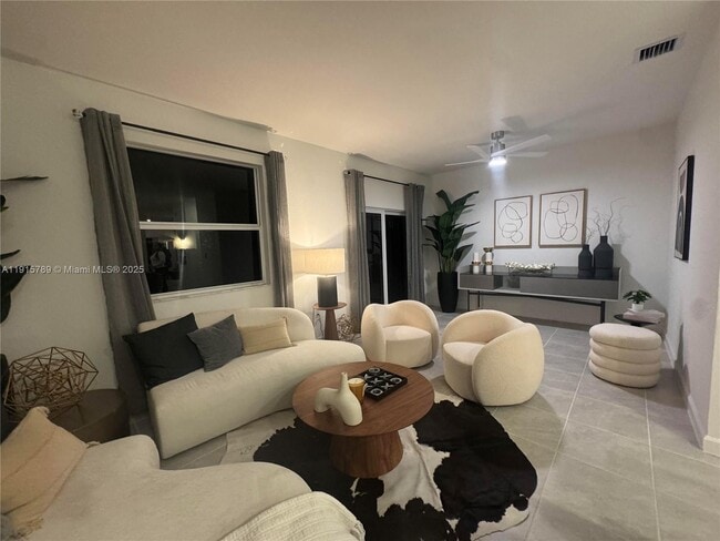 Building Photo - 2738 SE 24th Terrace