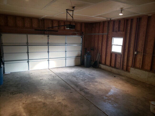 Building Photo - 5809 Phillips Rd