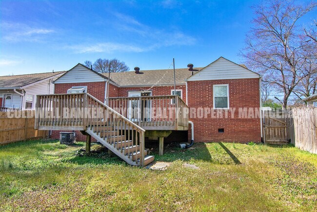 Building Photo - 128 S St Marks Ave