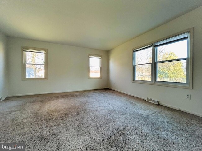 Building Photo - 7 Elk Ln