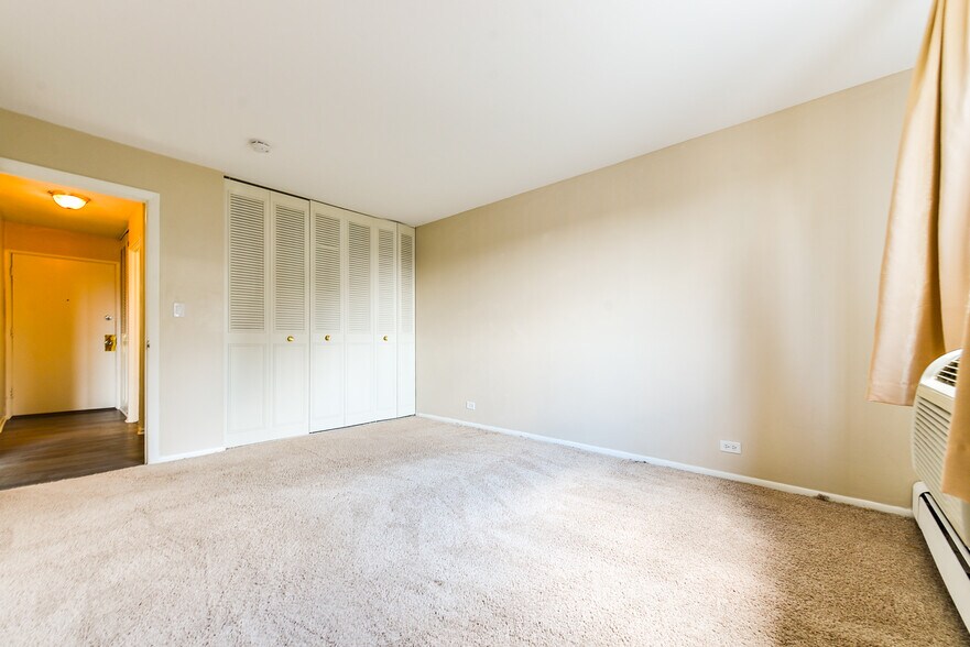 Building Photo - 1475 Rebecca Dr