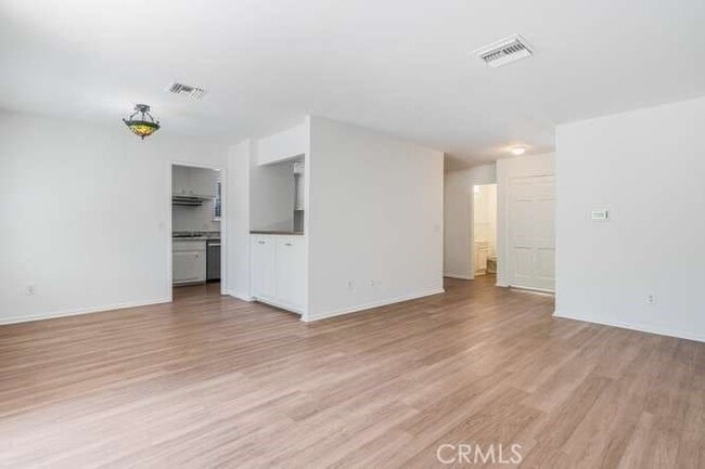 Building Photo - 6575 Cleomoore Ave