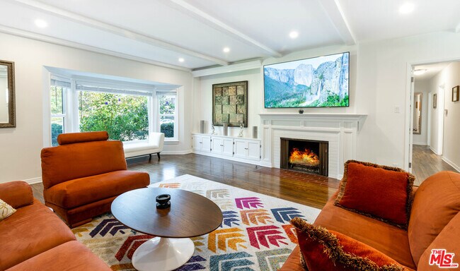 Building Photo - 2771 Club Dr