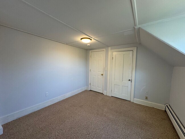 Building Photo - 40 Gile St