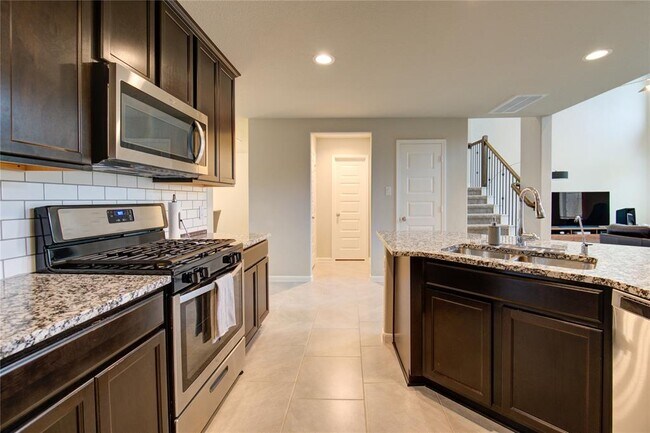 Building Photo - 9623 Japonica Dr