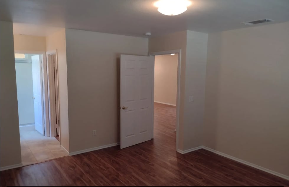 Building Photo - 11541 Park Ln