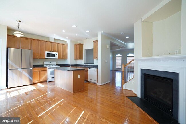 Building Photo - 5685 Faircloth Ct