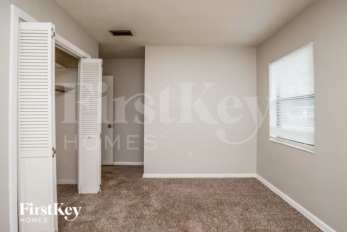 Building Photo - 648 Dorado Ave