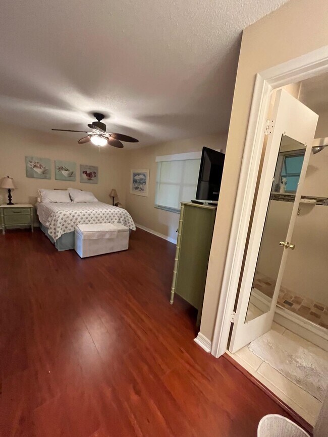 Building Photo - 515 High Point C Dr