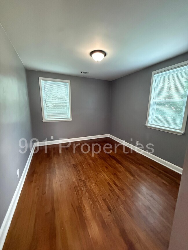 Building Photo - 1096 McEvers Rd