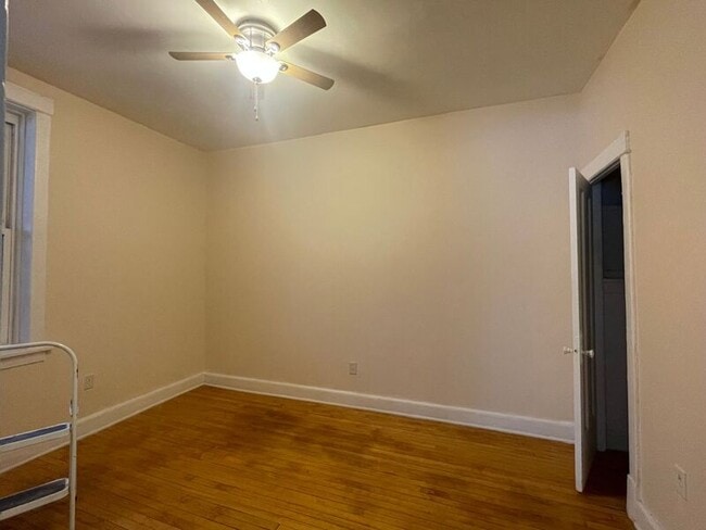 Building Photo - 1103 N California Ave