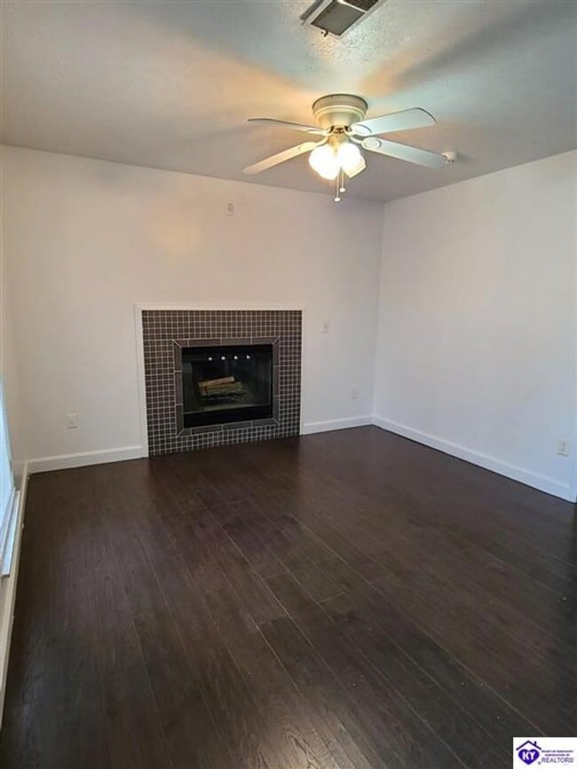 Building Photo - 1506 W Elm Rd