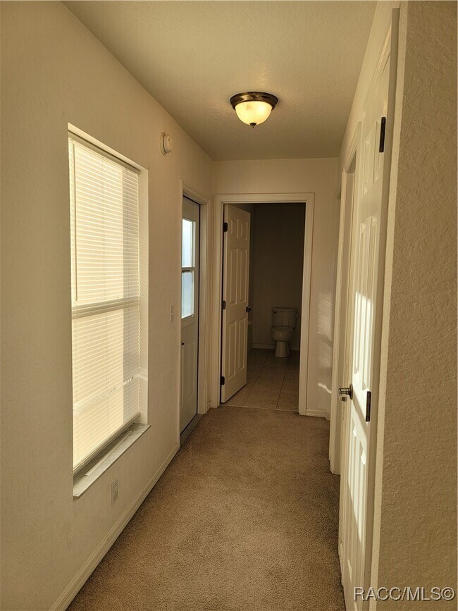 Building Photo - 2122 SW 153rd Loop