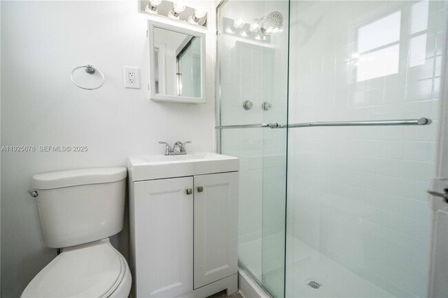 Building Photo - 7925 Hawthorne Ave