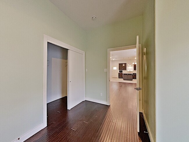 Building Photo - 1414 Record Crossing Rd