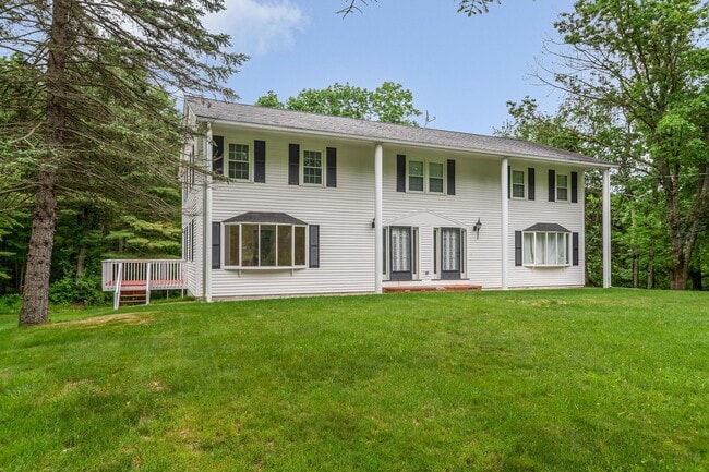 Building Photo - 352 Mammoth Rd