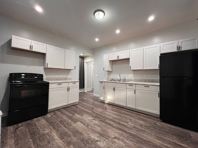 Building Photo - 1718 Farnam St